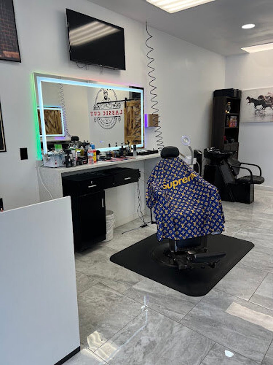 Classic Cut Barbershop photo 1