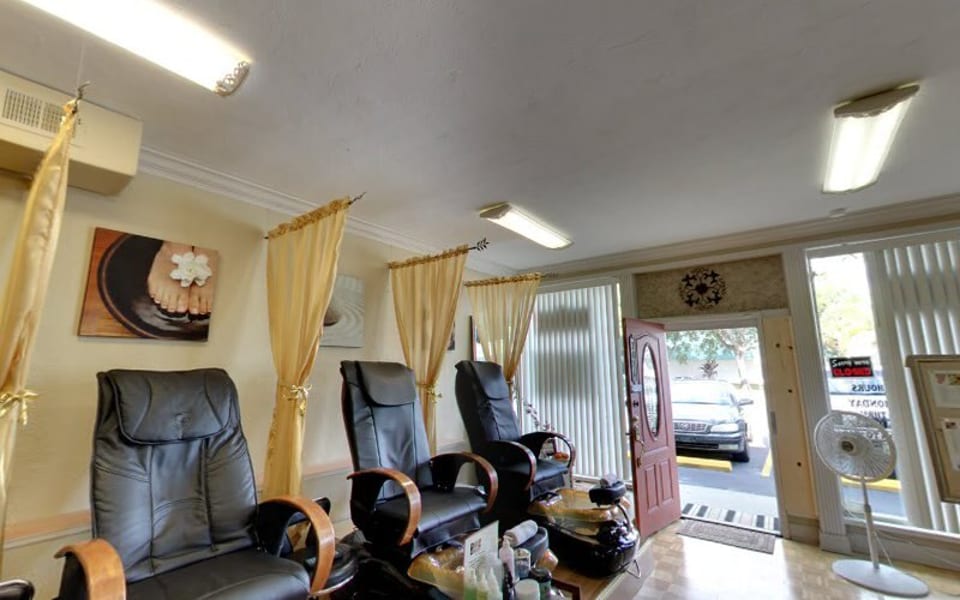 VT nail & spa photo 1
