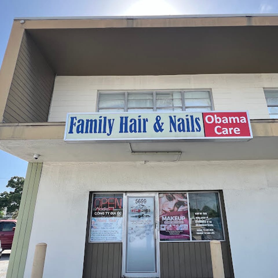 Family hair & nails photo 1