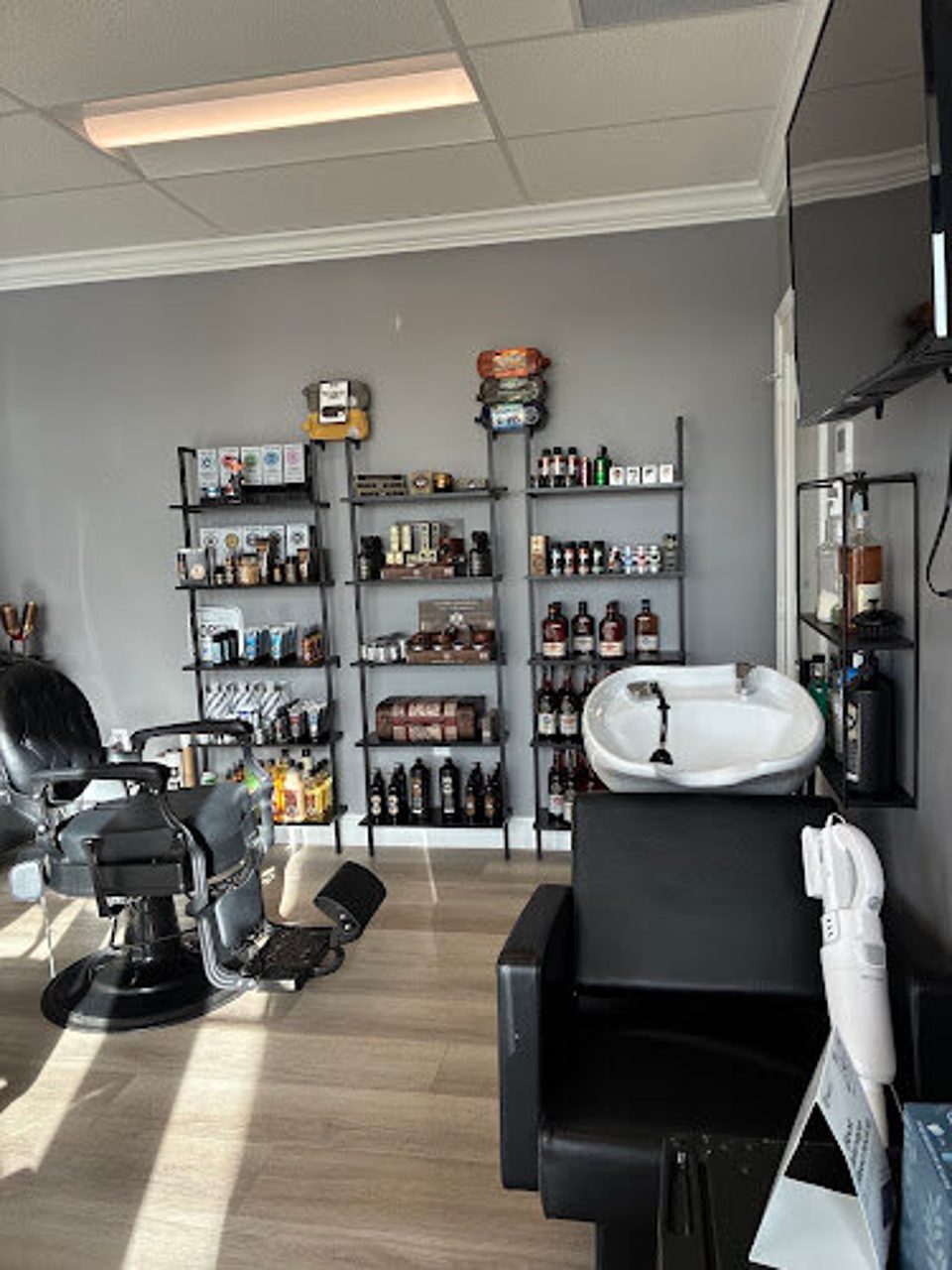 Refined Rogue Barbershop photo 1