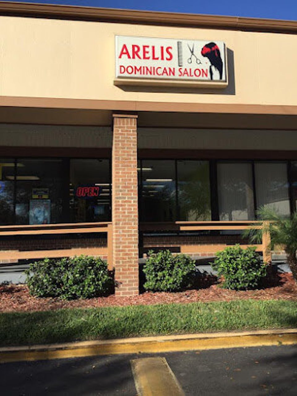 Arelis Dominican Salon photo 1