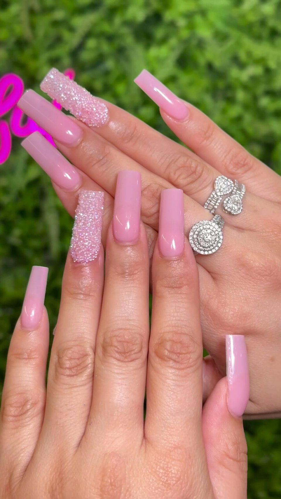 Pink nails design photo 2