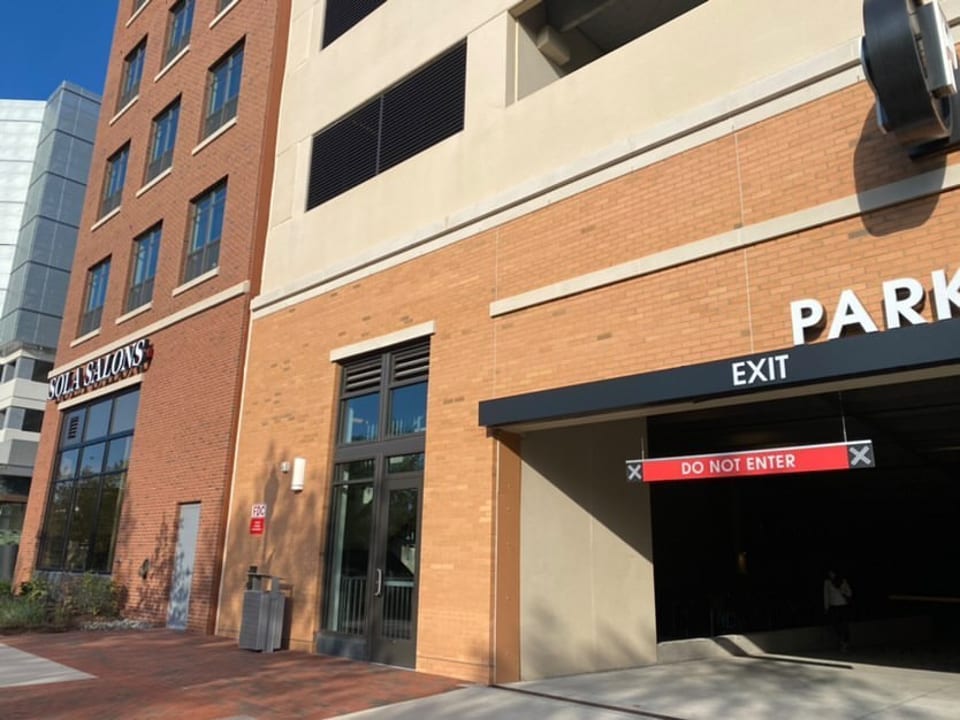 Lotus Luxe Hair Salon, LLC photo 1