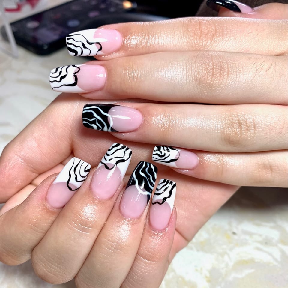 Present Nail Spa photo 1