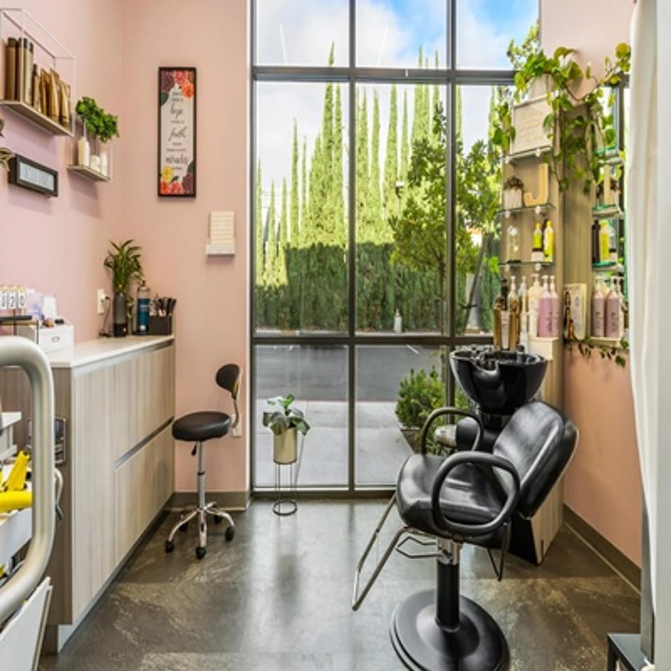 Sola Salons photo 1